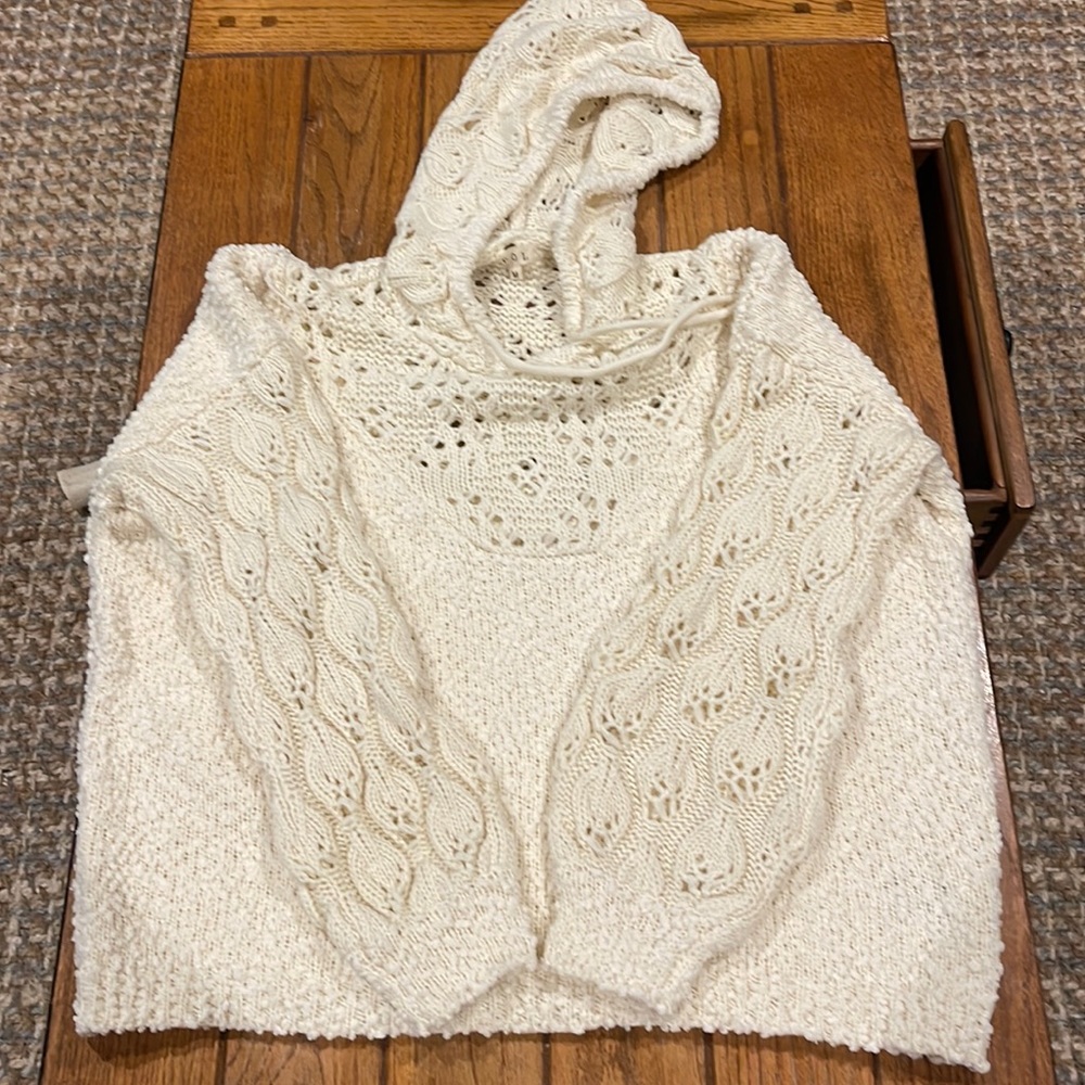 NWOT POL Sweater. BEAUTIFUL.